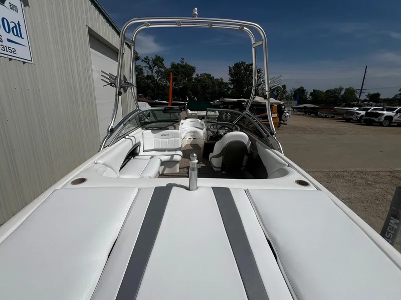 Slide: The Image of 2001 MasterCraft X-10 boat with white interior and wakeboard tower. - 4