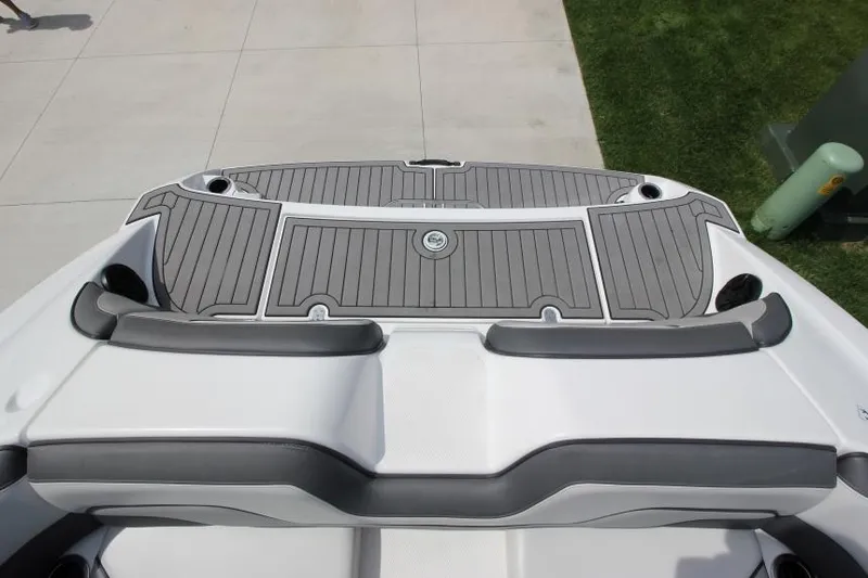 Slide: The Image of 2019 Yamaha Boats 212 Limited S swim platform with cushioned seating. - 33