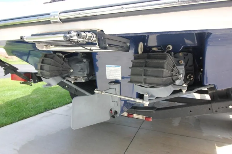 Slide: The Image of 2019 Yamaha Boats 212 Limited S rear view showing dual jet drives. - 6