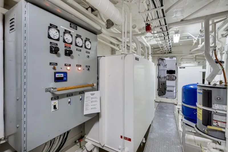 Slide: The Image of Dakota Creek Catamaran Helicopter Capable 1999 - 82