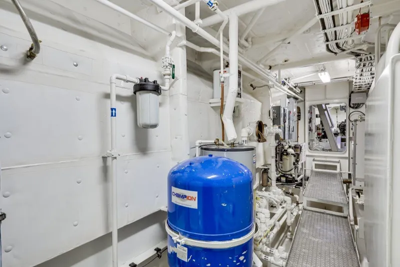 Slide: The Image of Dakota Creek Catamaran Helicopter Capable 1999 - 88