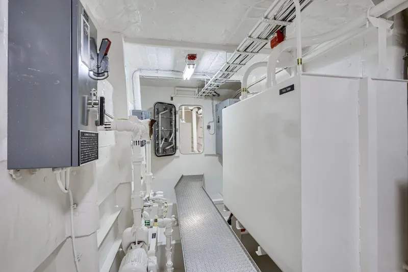 Slide: The Image of Dakota Creek Catamaran Helicopter Capable 1999 - 94