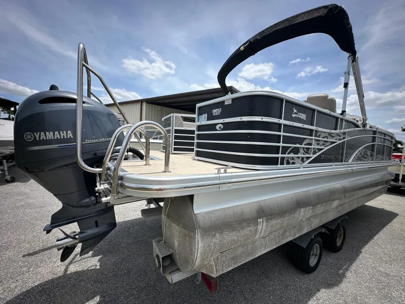 Slide: The Image of 2010 Bennington 2250RCW pontoon boat with Yamaha outboard motor. - 3