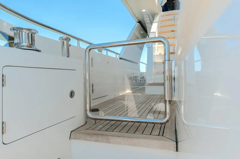 Slide: The Image of Ocean Alexander 100 2018 - 12
