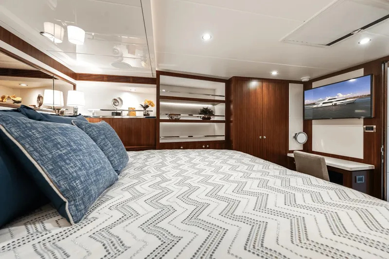 Slide: The Image of Ocean Alexander 100 2018 - 64