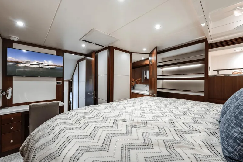 Slide: The Image of Ocean Alexander 100 2018 - 65