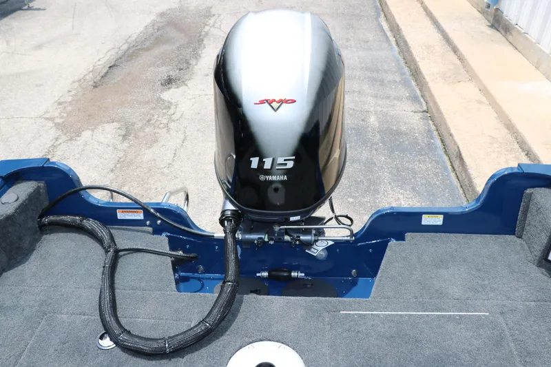 Slide: The Image of 2024 Smoker Craft Excursion Pro 176 SC Pro with Yamaha 115 outboard motor. - 25