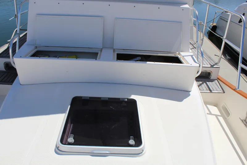 Slide: The Image of Deck view of Cherubini Independence 50 yacht, year 1999. - 22
