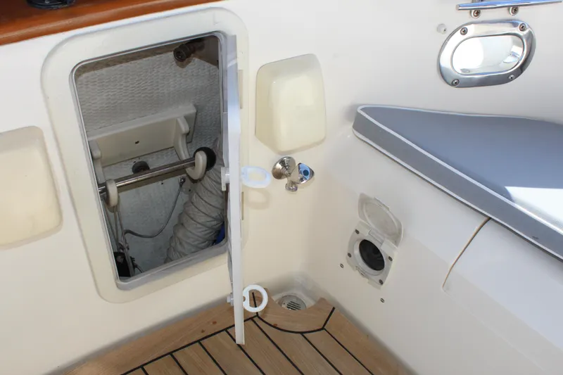 Slide: The Image of Interior of Cherubini Independence 50 yacht, 1999 model. - 31