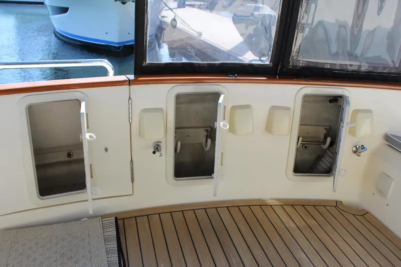 Slide: The Image of Interior of Cherubini Independence 50 yacht, 1999 model. - 32