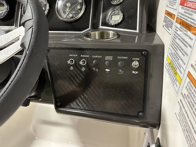 Slide: The Image of Bayliner VR6 Bowrider 2024 - 20