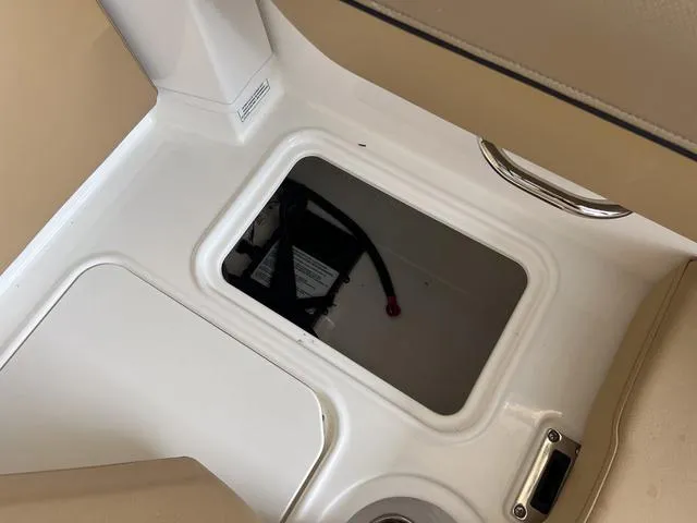 Slide: The Image of Bayliner DX 2050 2024 - 10