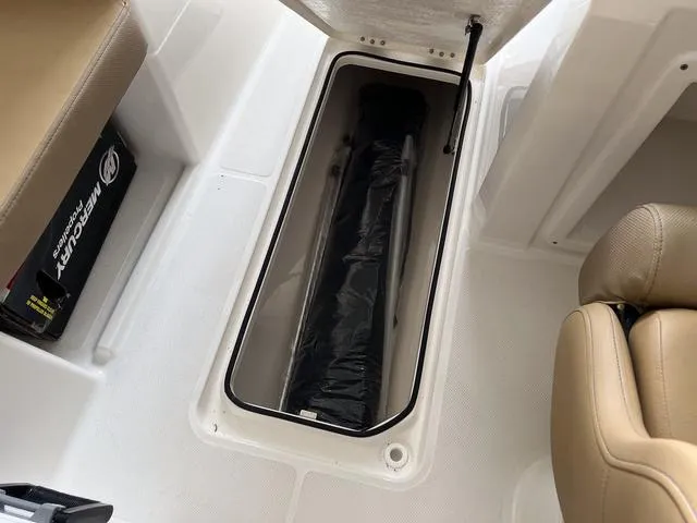 Slide: The Image of Bayliner DX 2050 2024 - 13