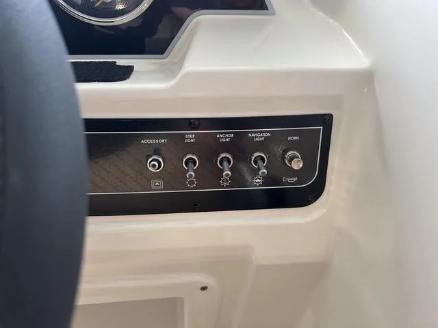 Slide: The Image of Bayliner DX 2050 2024 - 19