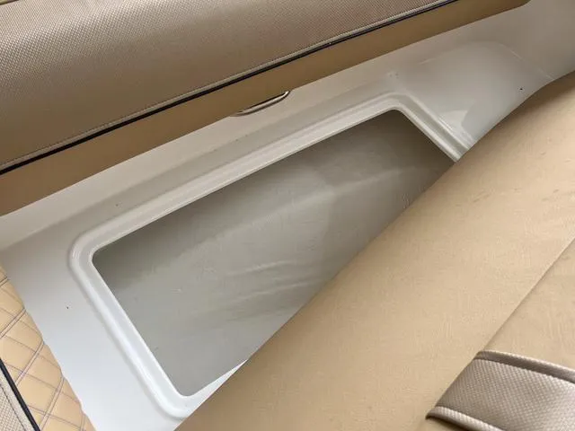 Slide: The Image of Bayliner DX 2050 2024 - 22