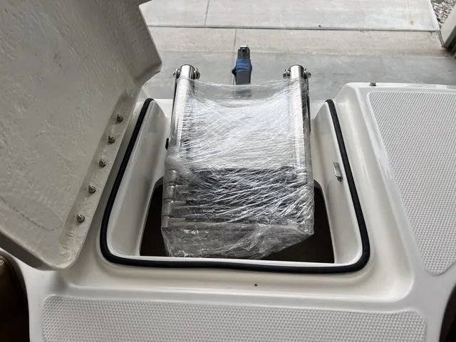 Slide: The Image of Bayliner DX 2050 2024 - 26