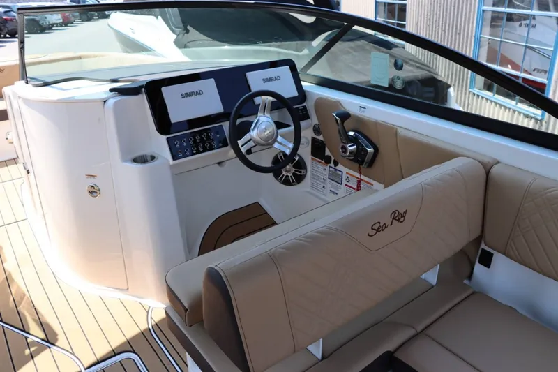 Slide: The Image of Sea Ray 270SDN 2024 - 12