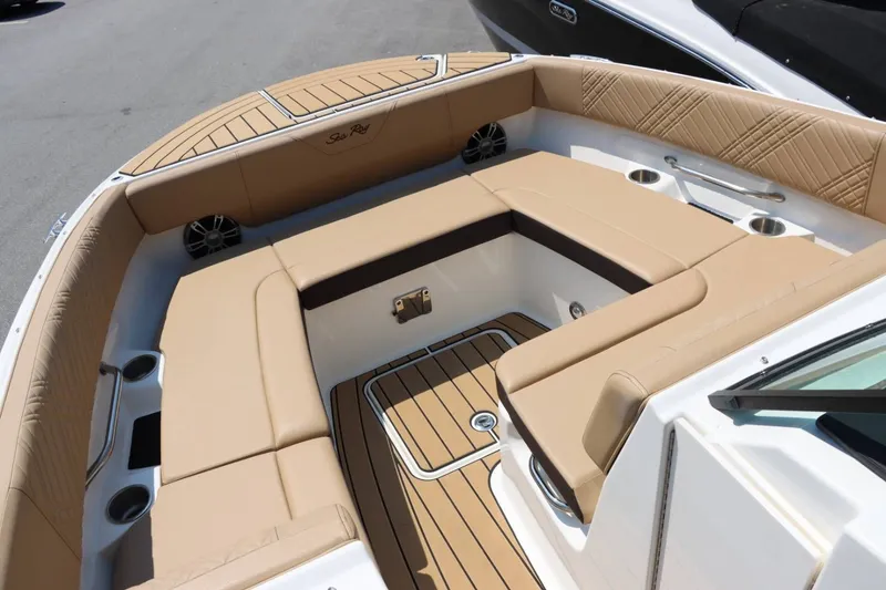 Slide: The Image of Sea Ray 270SDN 2024 - 20