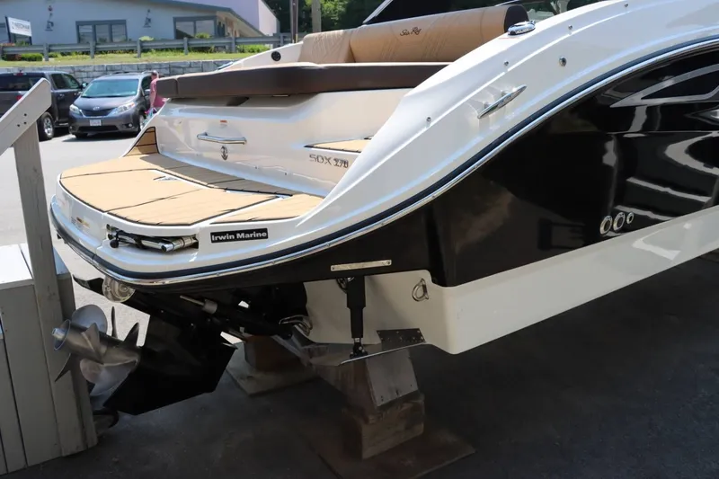 Slide: The Image of Sea Ray 270SDN 2024 - 4