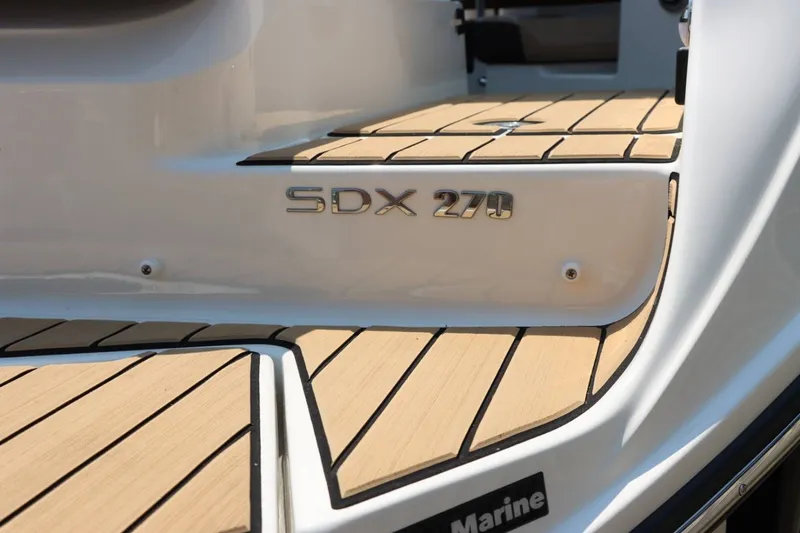 Slide: The Image of Sea Ray 270SDN 2024 - 6