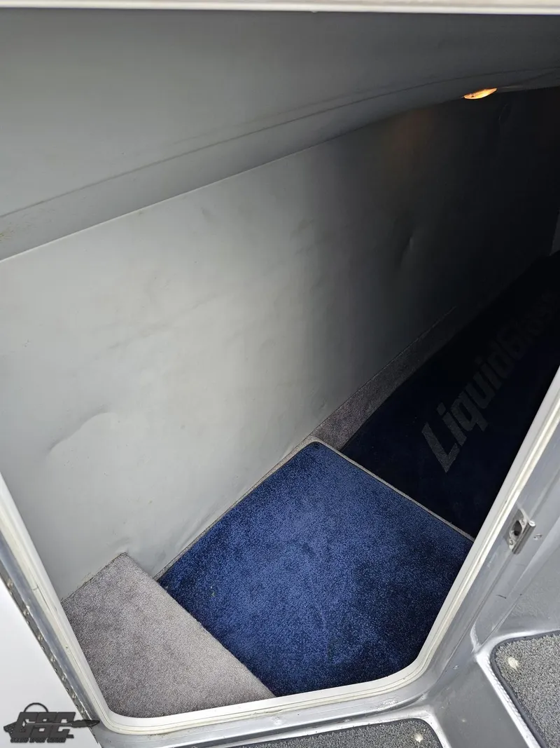 Slide: The Image of Catamaran Liquid Glass 41 2011 - 116