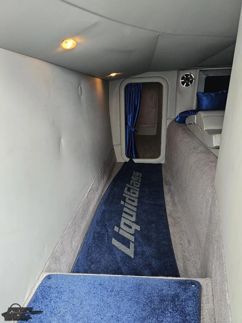 Slide: The Image of Catamaran Liquid Glass 41 2011 - 117