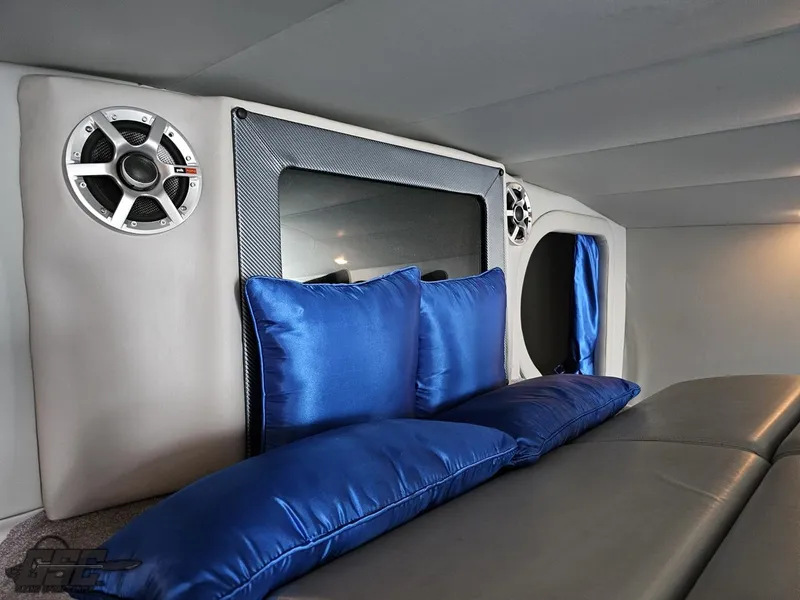 Slide: The Image of Catamaran Liquid Glass 41 2011 - 121