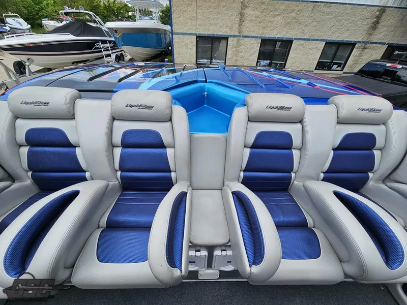 Slide: The Image of Catamaran Liquid Glass 41 2011 - 132