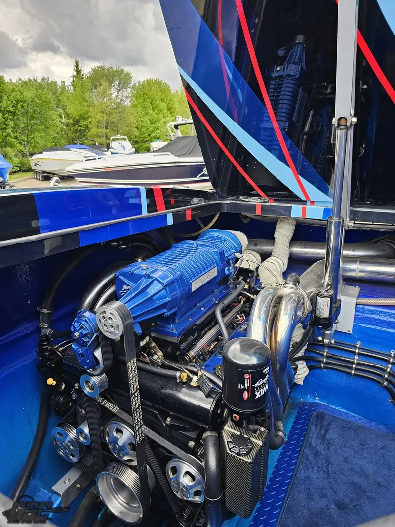 Slide: The Image of Catamaran Liquid Glass 41 2011 - 142