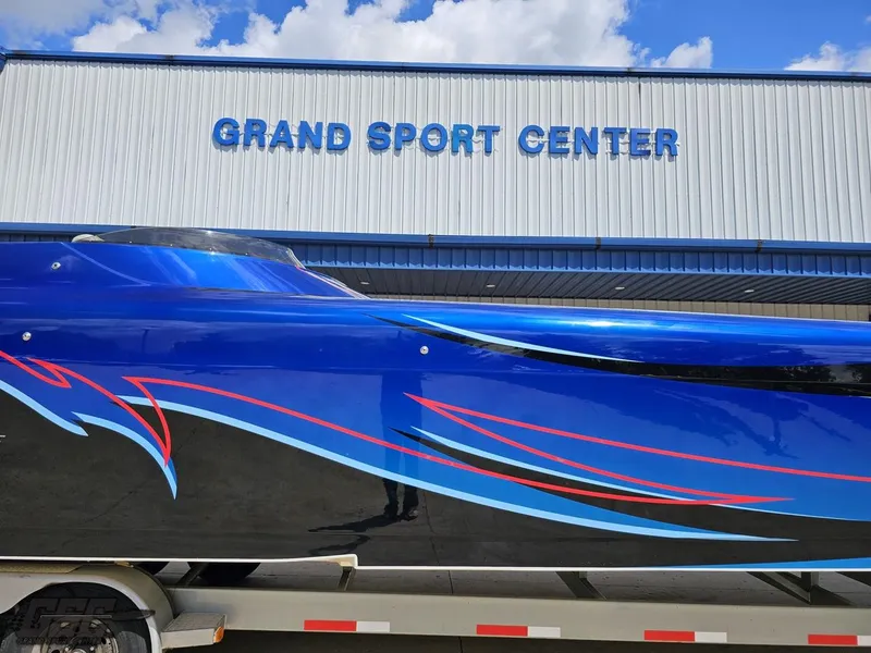 Slide: The Image of 2011 Catamaran Liquid Glass 41 at Grand Sport Center. - 4