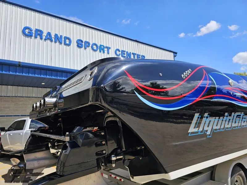 Slide: The Image of 2011 Catamaran Liquid Glass 41 at Grand Sport Center. - 47