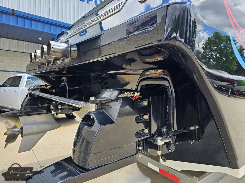 Slide: The Image of Catamaran Liquid Glass 41 2011 - 50