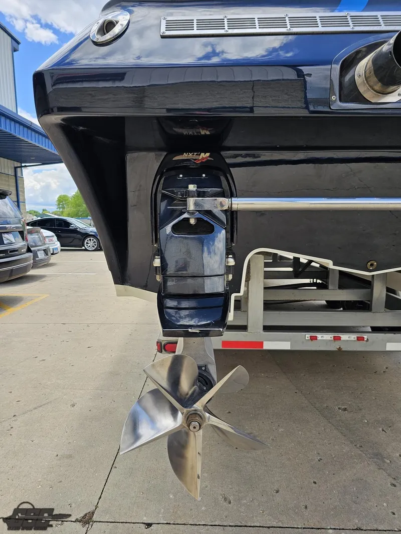 Slide: The Image of Catamaran Liquid Glass 41 2011 - 52