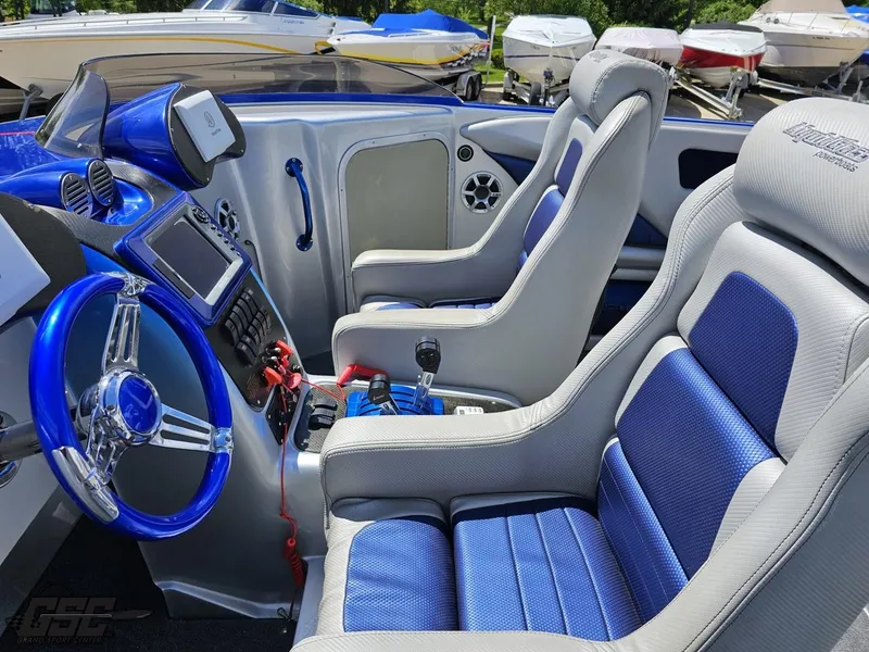 Slide: The Image of Catamaran Liquid Glass 41 2011 - 68