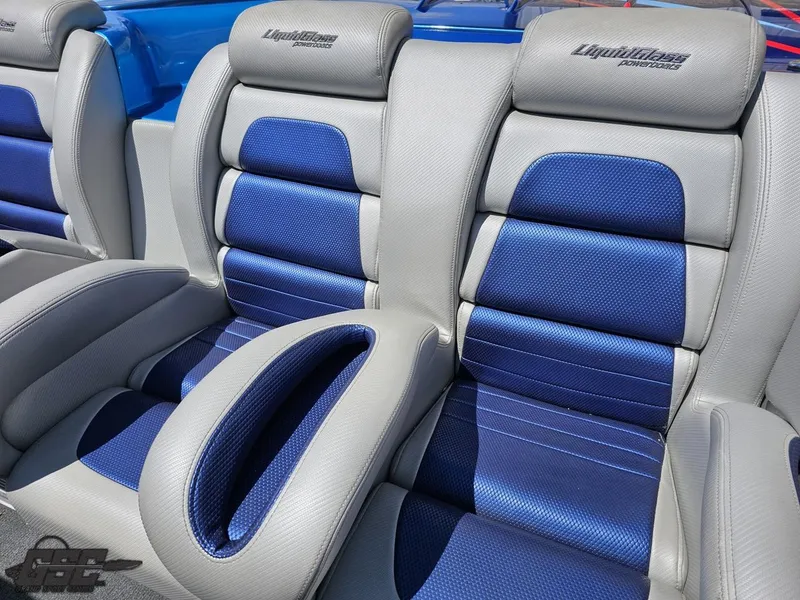 Slide: The Image of Catamaran Liquid Glass 41 2011 - 70