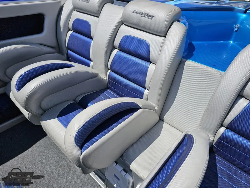 Slide: The Image of Catamaran Liquid Glass 41 2011 - 71