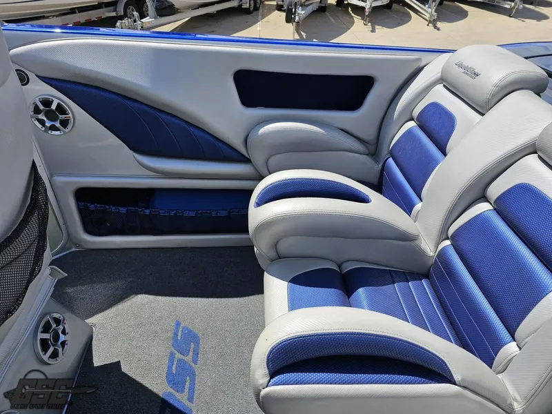 Slide: The Image of Catamaran Liquid Glass 41 2011 - 72