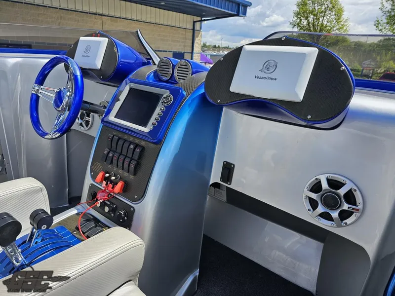 Slide: The Image of Catamaran Liquid Glass 41 2011 - 78