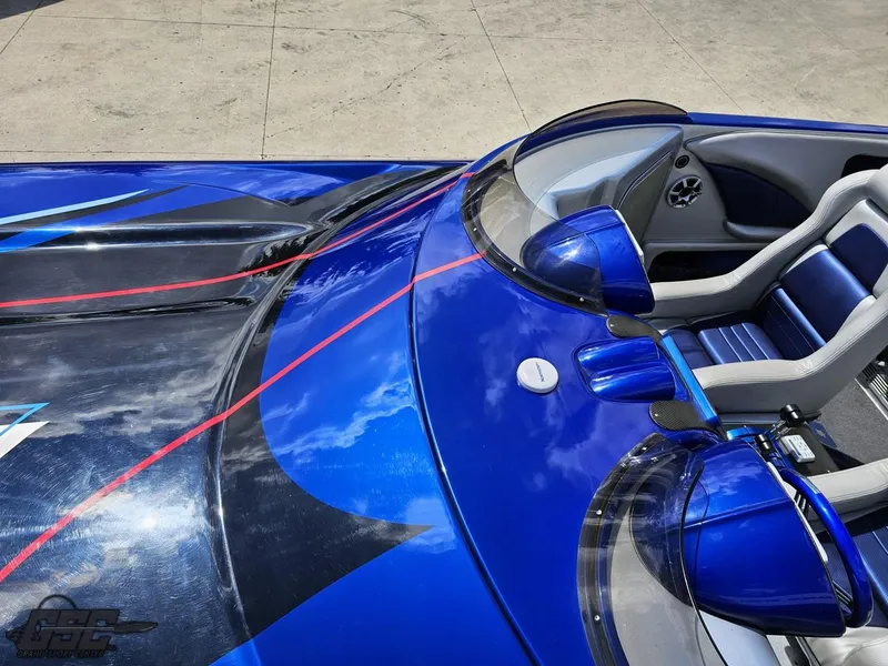 Slide: The Image of Catamaran Liquid Glass 41 2011 - 85