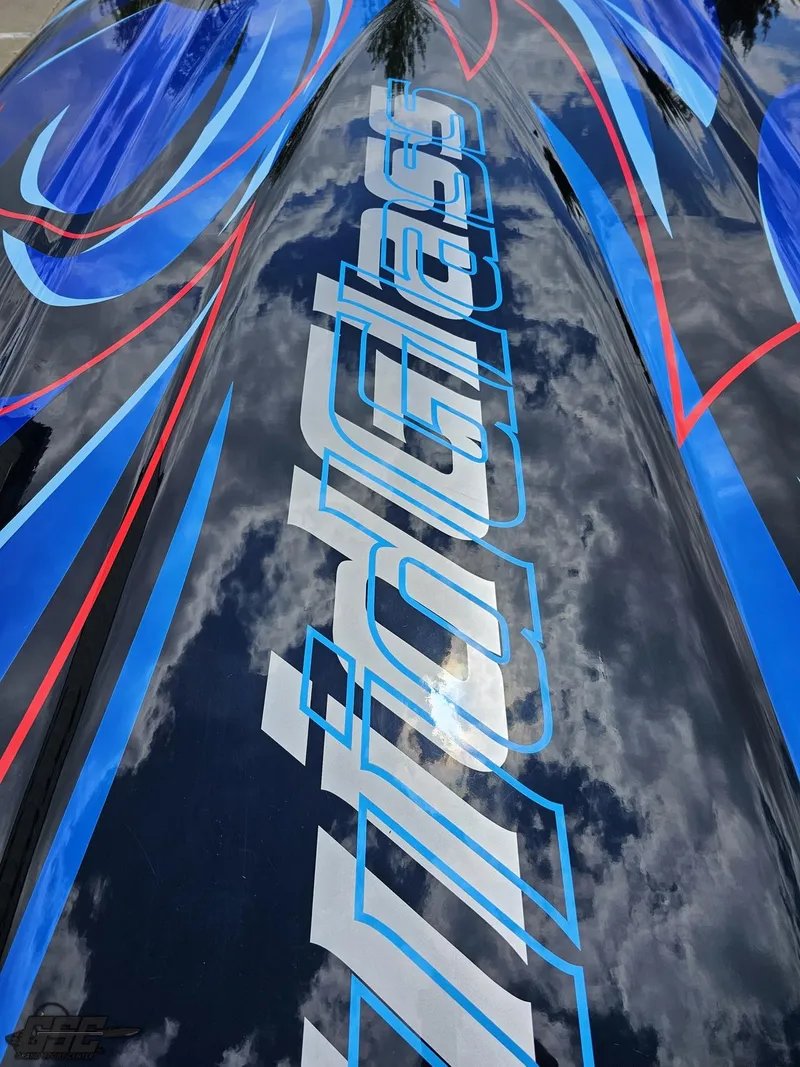 Slide: The Image of Catamaran Liquid Glass 41 2011 - 90