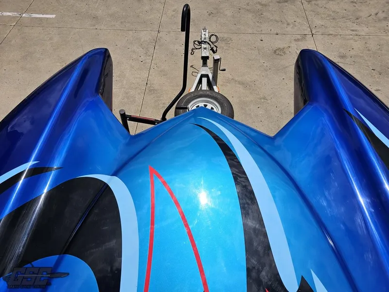 Slide: The Image of Catamaran Liquid Glass 41 2011 - 93