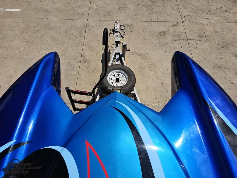 Slide: The Image of Catamaran Liquid Glass 41 2011 - 94