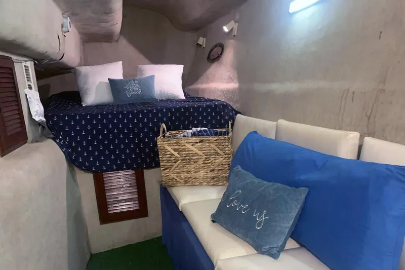 Slide: The Image of Cooper Caribbean 52 2002 - 10