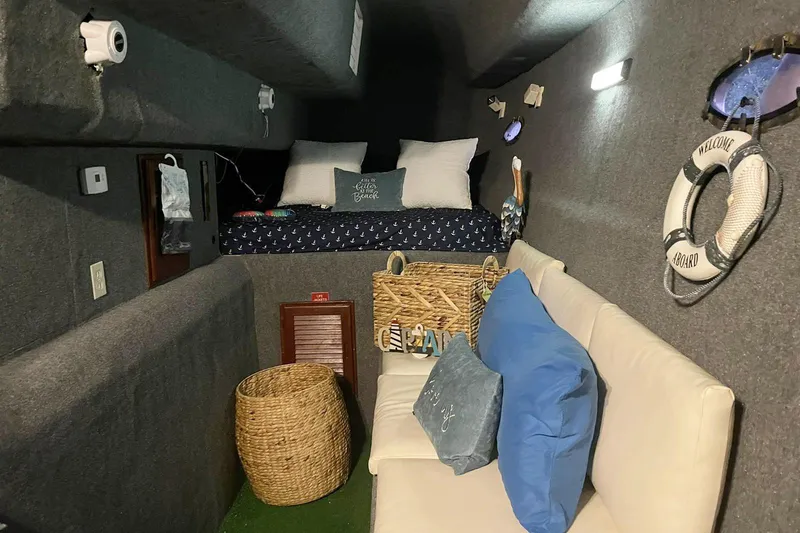 Slide: The Image of Cooper Caribbean 52 2002 - 12