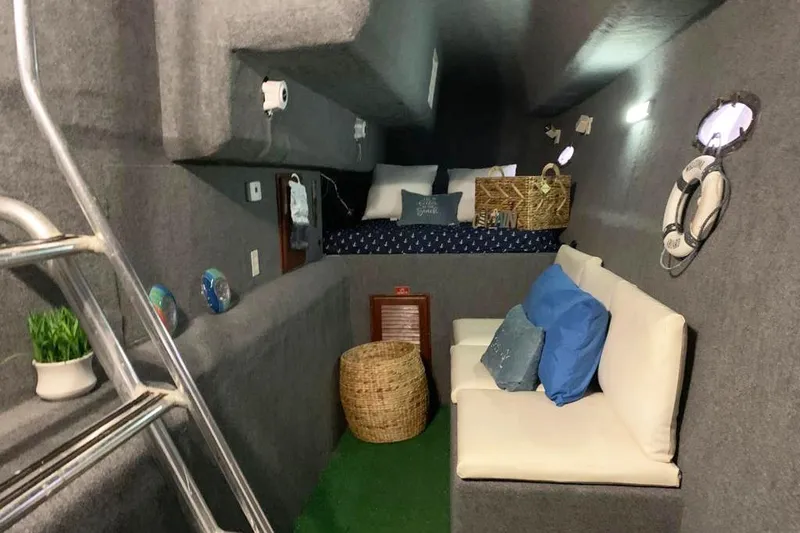 Slide: The Image of Cooper Caribbean 52 2002 - 8