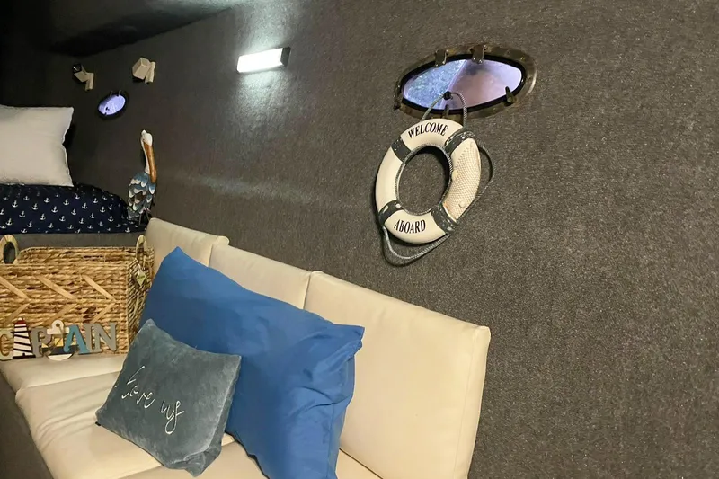 Slide: The Image of Cooper Caribbean 52 2002 - 9