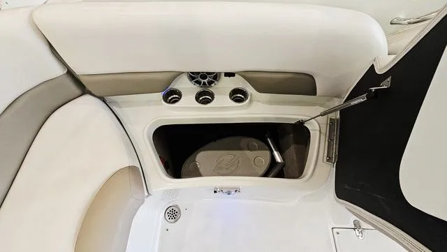 Slide: The Image of Crownline Boats 255 SS 2014 - 24