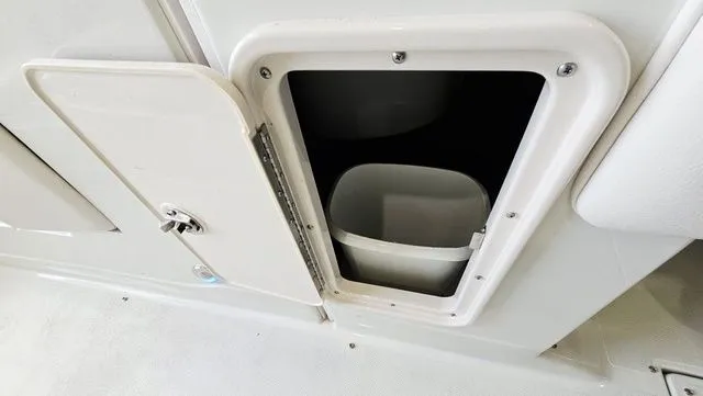 Slide: The Image of Crownline Boats 255 SS 2014 - 26