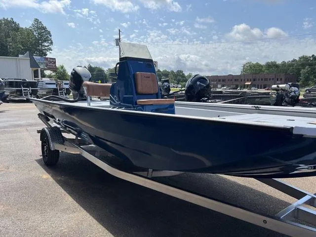 Slide: The Image of Avid 20 Rogue 2024 - 5