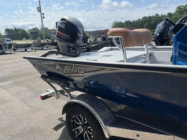 Slide: The Image of Avid 20 Rogue 2024 - 7